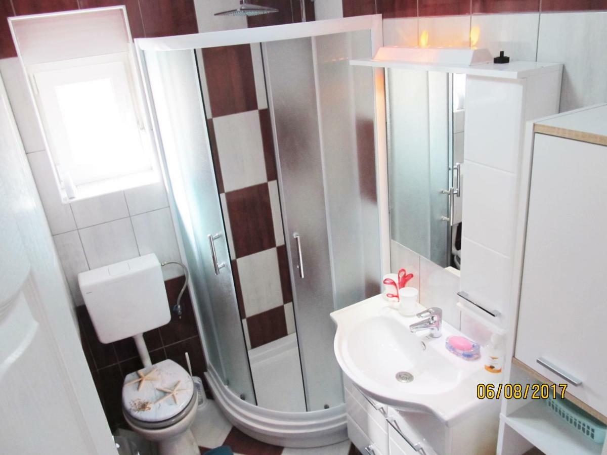 Apartmani Mala Sirena Maslenica Exterior photo