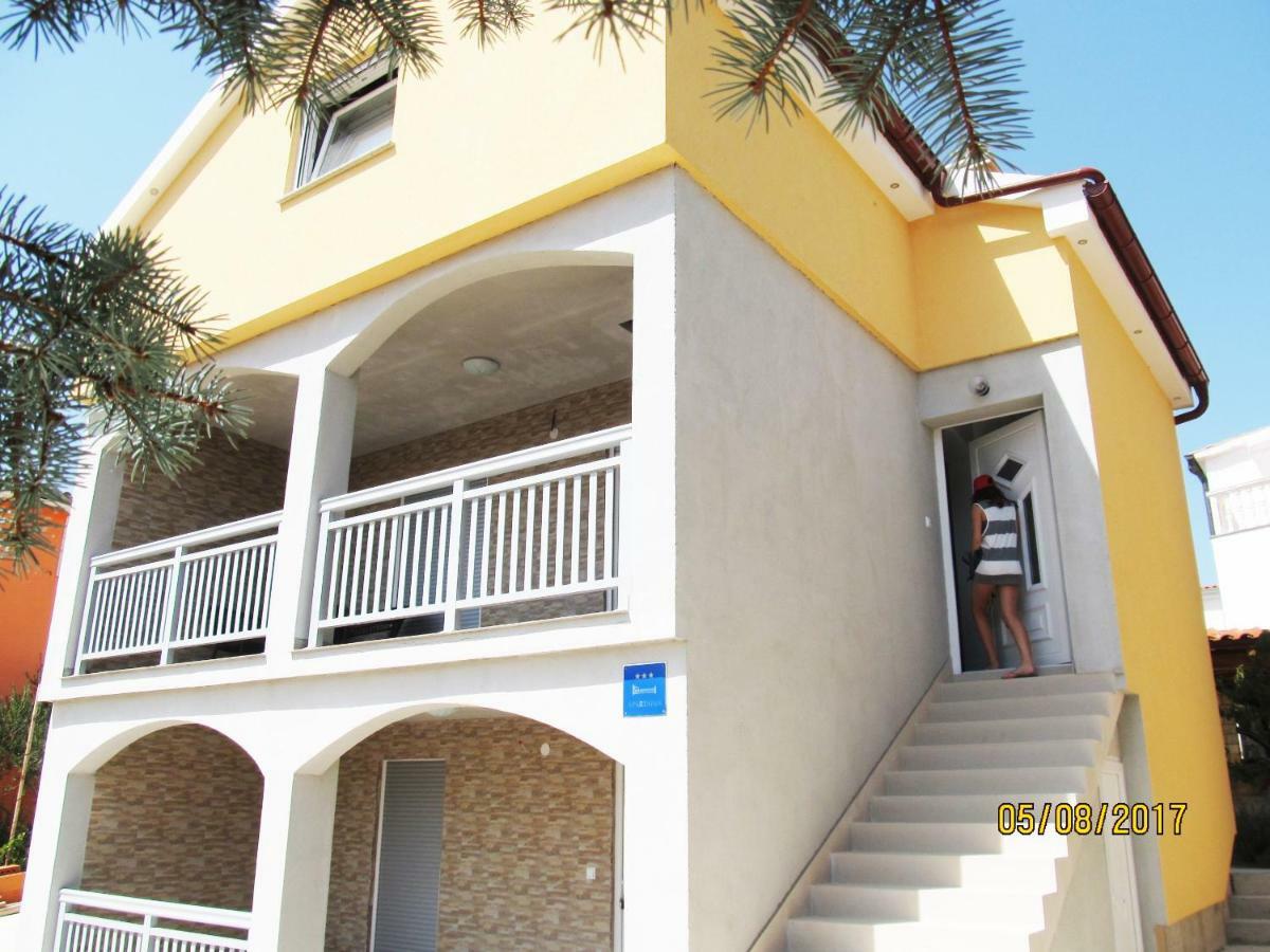 Apartmani Mala Sirena Maslenica Exterior photo