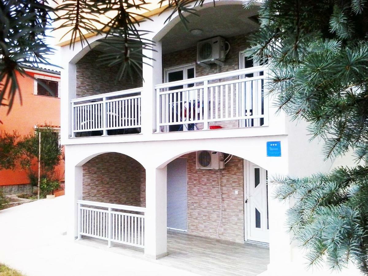Apartmani Mala Sirena Maslenica Exterior photo