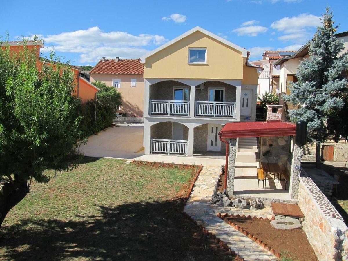 Apartmani Mala Sirena Maslenica Exterior photo