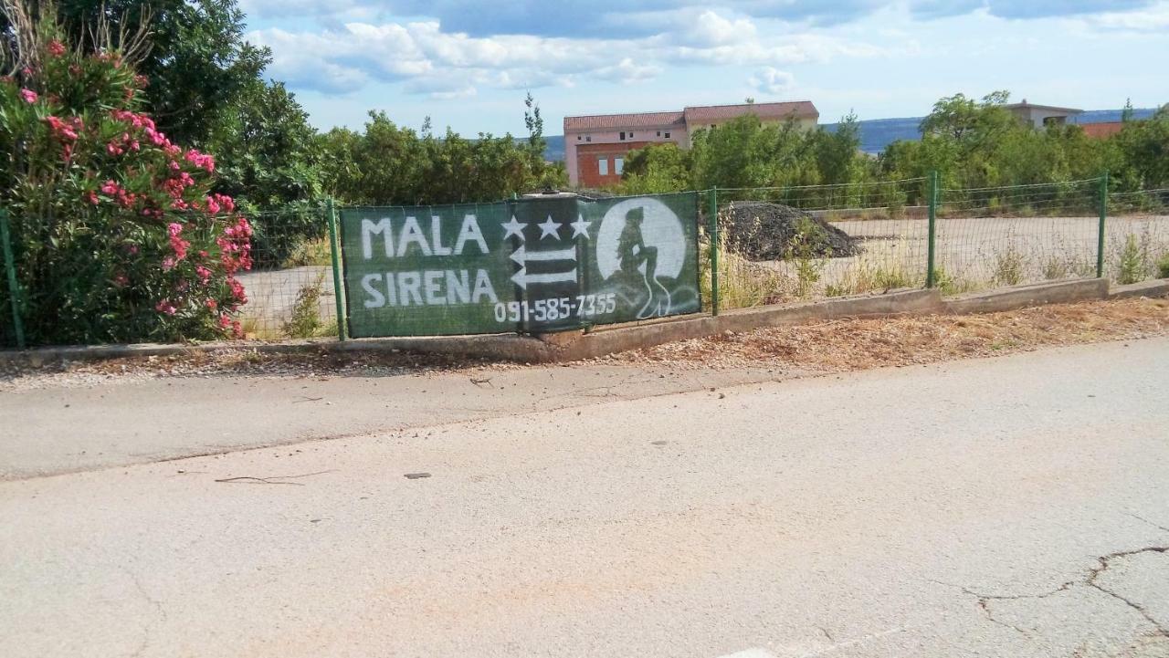 Apartmani Mala Sirena Maslenica Exterior photo